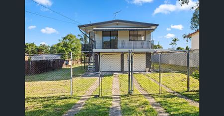 Renovated Family Home with Spacious Yard and ample storage - Photo 4