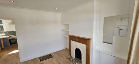 Avenue Road, Southampton - Photo 3