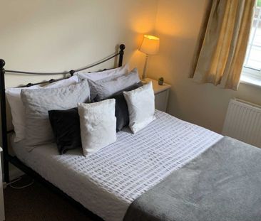 Room 1: 9 Durham Close, GU2 9TH - Photo 6