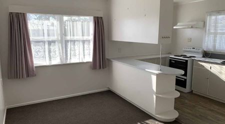 LEVIN - THREE BEDROOMS - Photo 4