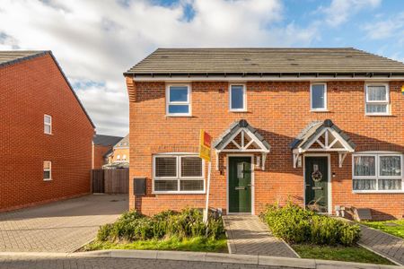 3 bedroom semi-detached house to rent - Photo 3