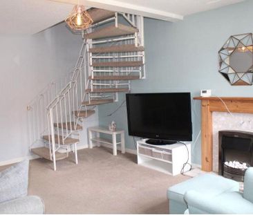 2 bedroom semi-detached house to rent - Photo 3