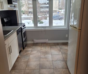 For Lease - 302 Glenlake Avenue Unit# 2nd Floor Front, Toronto, Ont... - Photo 2