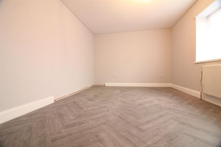 Snape Spur, Slough - Photo 2