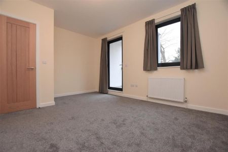 2 bedroom semi-detached house to rent - Photo 3