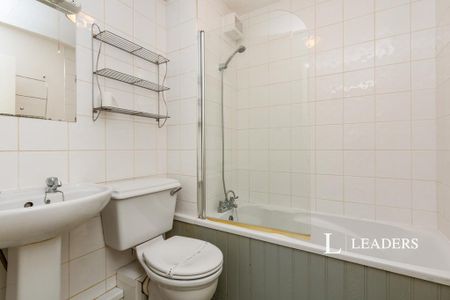 Studio to rent - Photo 3