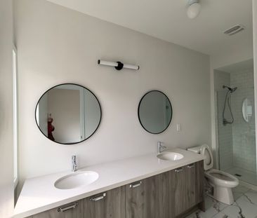 For Lease - 10 VICTOR METCALF Lane, Richmond Hill, Ontario - Photo 4