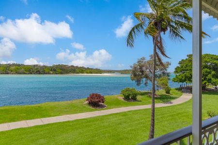 BREATHTAKING RIVERFRONT APARTMENT - Photo 2