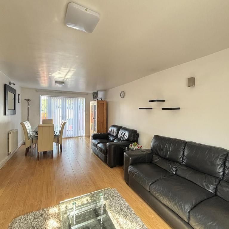3 bedroom terraced house to rent - Photo 1