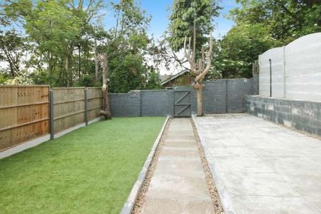 Firshill Croft, Sheffield, S4 - Photo 2
