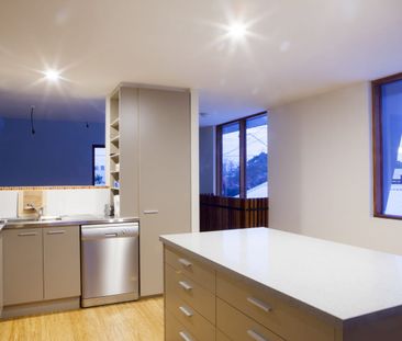 Light-Filled Town Residence - Photo 3