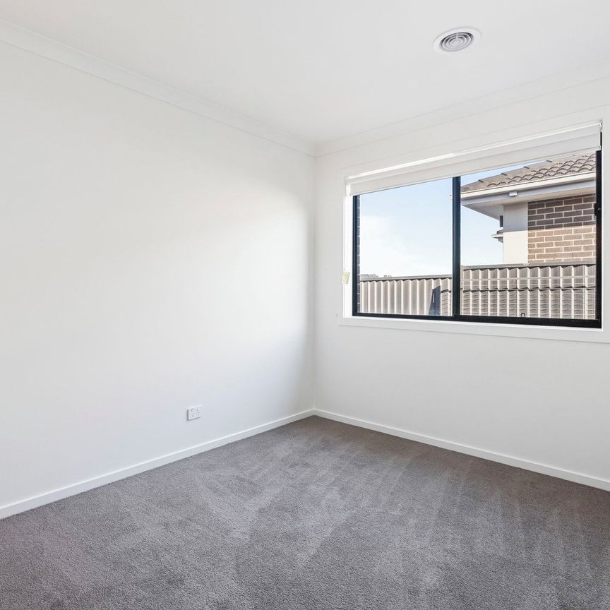 MODERN LIVING IN PRIME ALFREDTON LOCATION - Photo 1