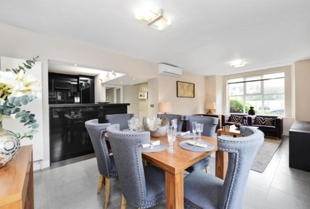 3 bedroom flat to rent - Photo 3