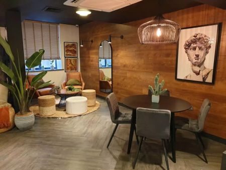 Studio Silver - Photo 3