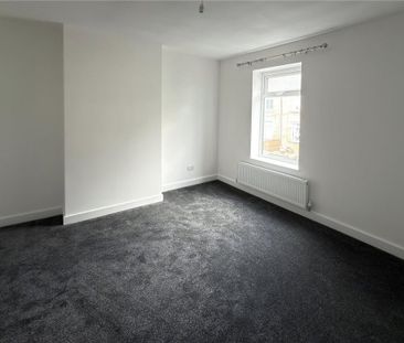 2 bedroom end of terrace house to rent - Photo 4