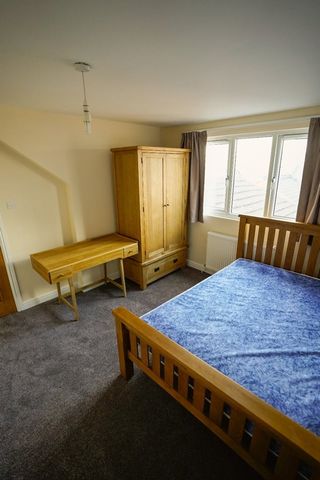 7 Bed Terraced House, Bernard Street, SO14 - Photo 4