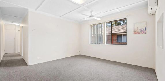 Spacious Two Bedroom Apartment in an Ideal Location - Photo 2