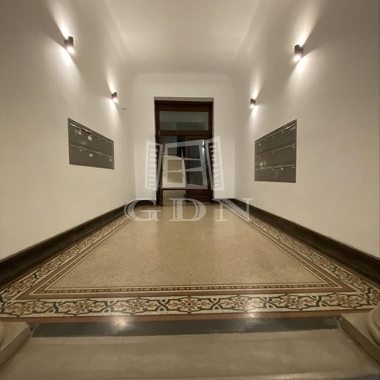Kiadó újszerű állapotú lakás - Budapest VI. kerület - Fotó 1