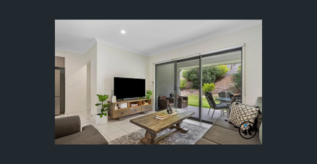 🌟 LUXURY LIVING IN RIVERSTONE CROSSING – 4-BED FAMILY HOME 🌟 - Photo 2