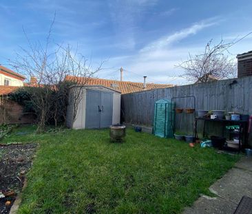 3 bedroom terraced house to rent - Photo 5