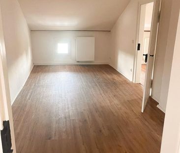 Erstbezug nach Sanierung: Moderne 2-Zimmer-Dachgeschosswohnung dire... - Foto 1