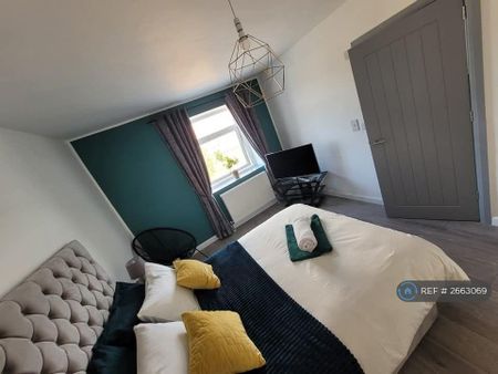 1 bedroom in a house share to rent - Photo 5