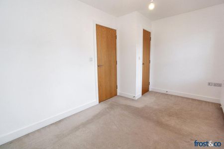 2 bedroom semi-detached house to rent - Photo 5