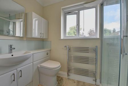 3 bedroom detached house to rent - Photo 5