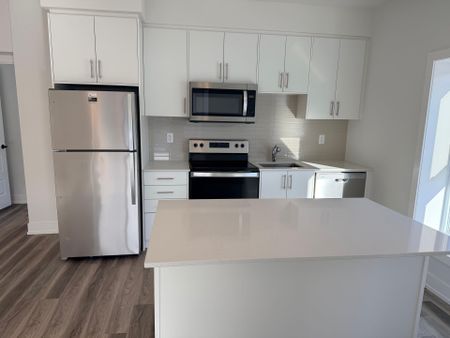 For Lease - 1100 Lackner Place Unit# 418, Kitchener, Ontario - Photo 2