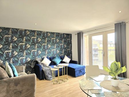 2 Bed Flat, London, E3 - Photo 3