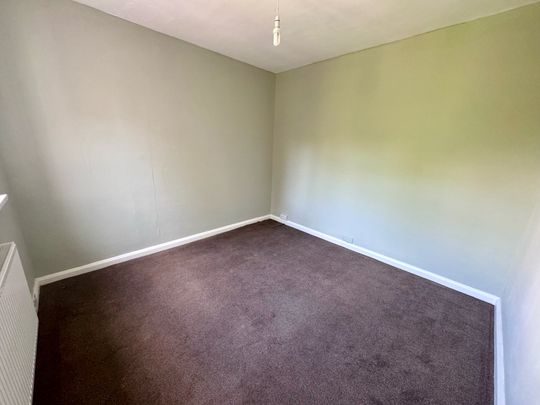 Hagley Road West, Oldbury, B68 - Photo 1