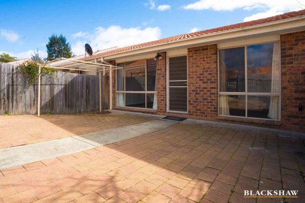 Single level, three bedroom townhouse - Photo 1