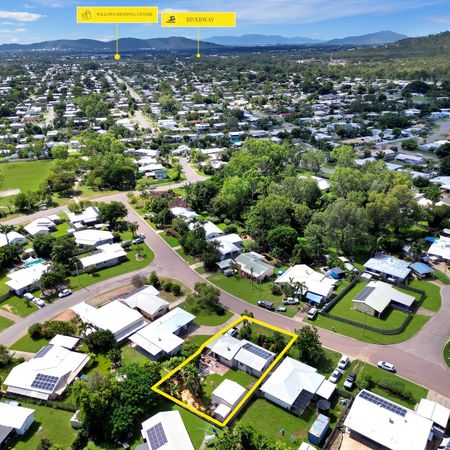 Family Home with Solar & Huge Shed! - Photo 3