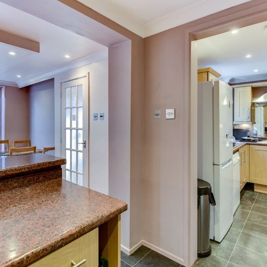 4 Bed Semi-Detached House, Lynchet Walk, BN1 - Photo 1