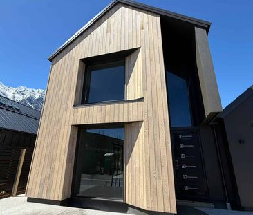 Stylish Executive Home in Jack’s Point - Photo 3