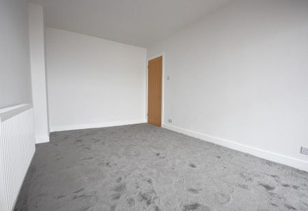 3 bedroom apartment to rent - Photo 4