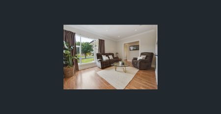 Stylish Family Home in Prime Rostrevor - Photo 3