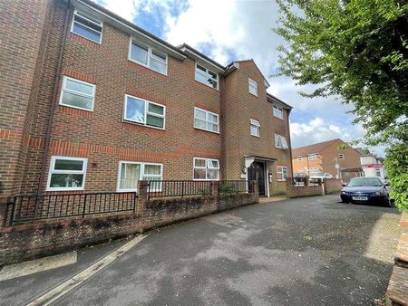 Phoenix Court, Elms Road, GU11 - Photo 3