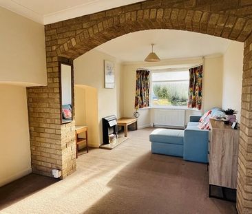 3 bedroom semi-detached house to rent - Photo 2