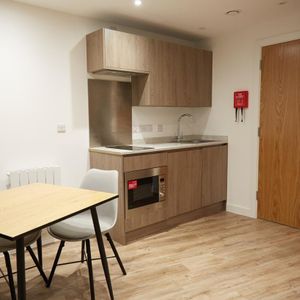 1 bedroom flat to rent - Photo 2