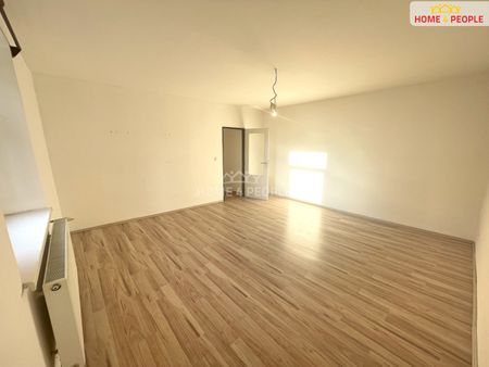 Pronájem bytu 3+kk 73 m², Obora, Lochovice - Фото 2