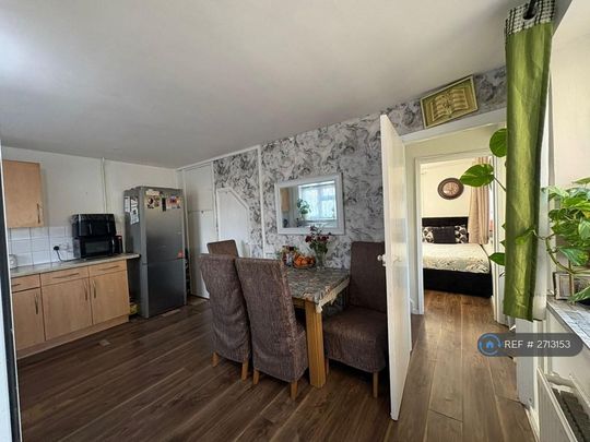 2 bedroom semi-detached house to rent - Photo 1