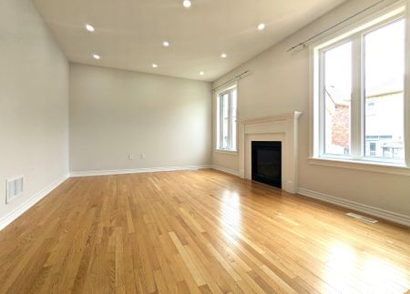 For Lease - 29 Bamburg Street, Georgina, Ontario - Photo 2