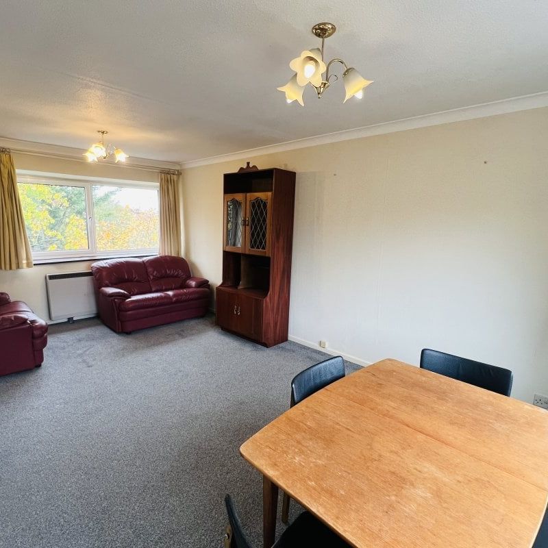 Powney Road, MAIDENHEAD - Photo 1