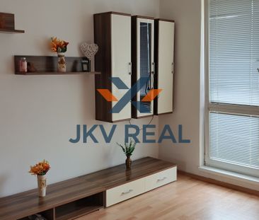 PRENÁJOM 1 izbový zariadený byt s balkónom Nad Laborcom – Fotografia 1