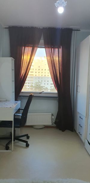 Hagalundsgatan, Solna - Photo 1