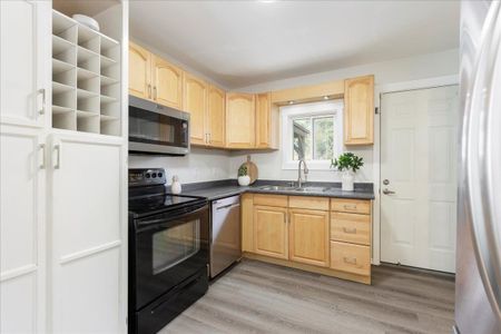 For Lease - 10 Cottage Grove, Georgina, Ontario - Photo 4