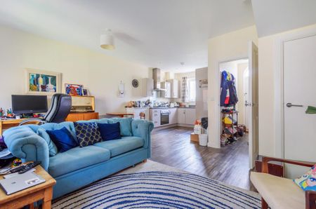 2 bedroom end of terrace house to rent - Photo 3