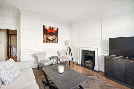 Beautifully presented and fully furnished two bedroom apartment in a prime South Kensington location. - Photo 3