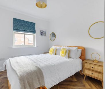 4 bedroom link detached house to rent - Photo 4